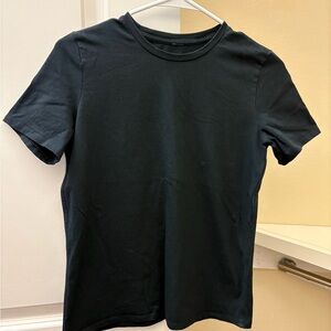 Lululemon classic Tshirt
